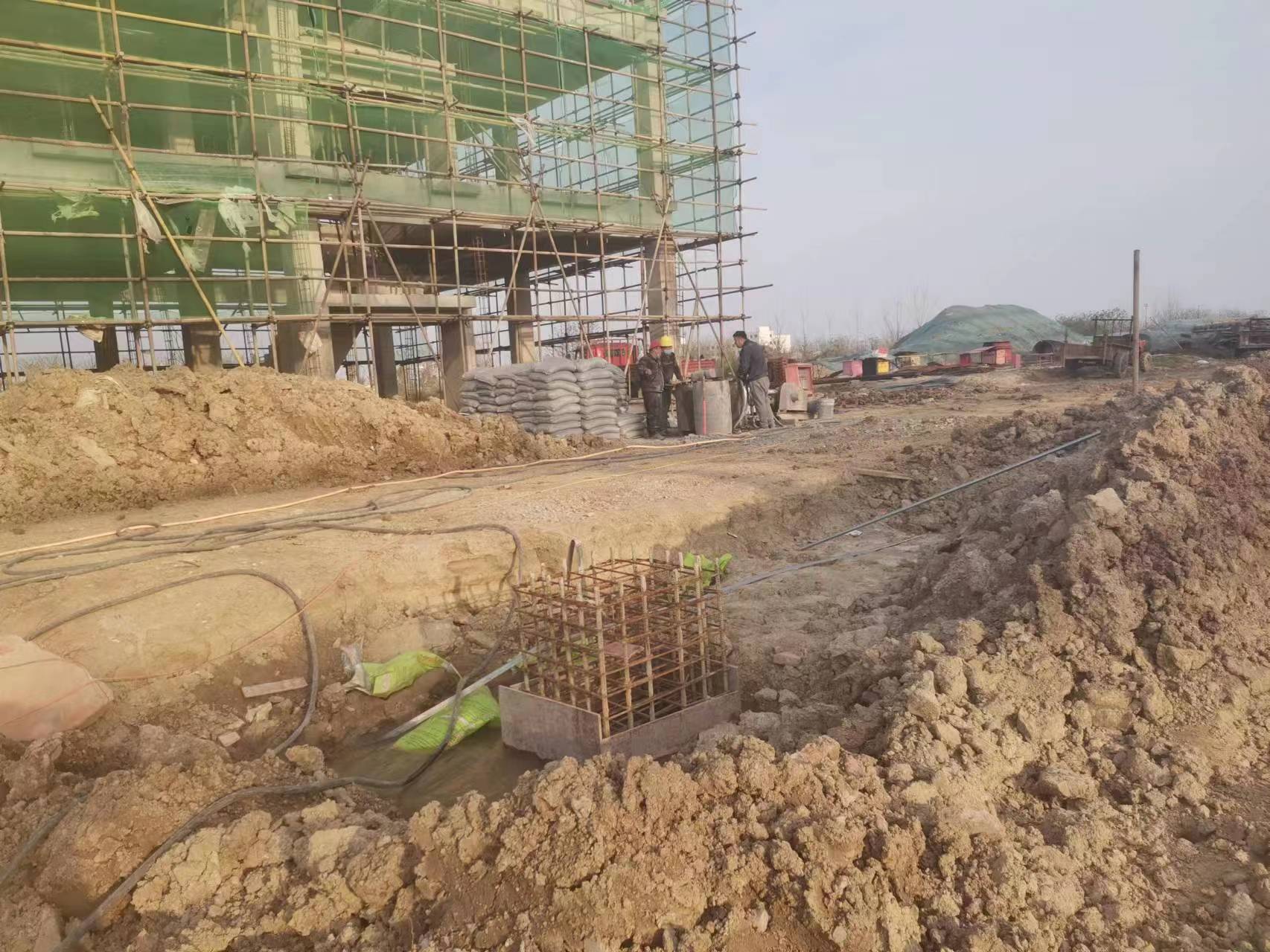 白朗当桥梁出现裂缝的时候应该及时加固修补